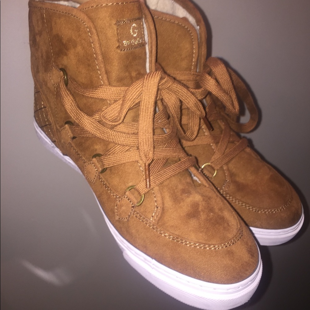 Chestnut suede sneakers