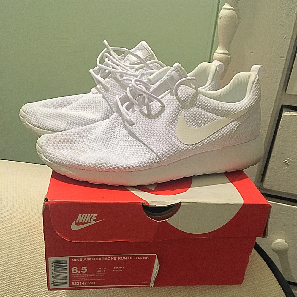 White nike air huarache run ultra BR