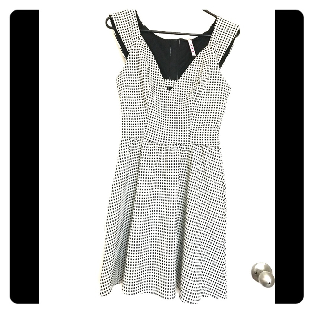 Black & white midi dress