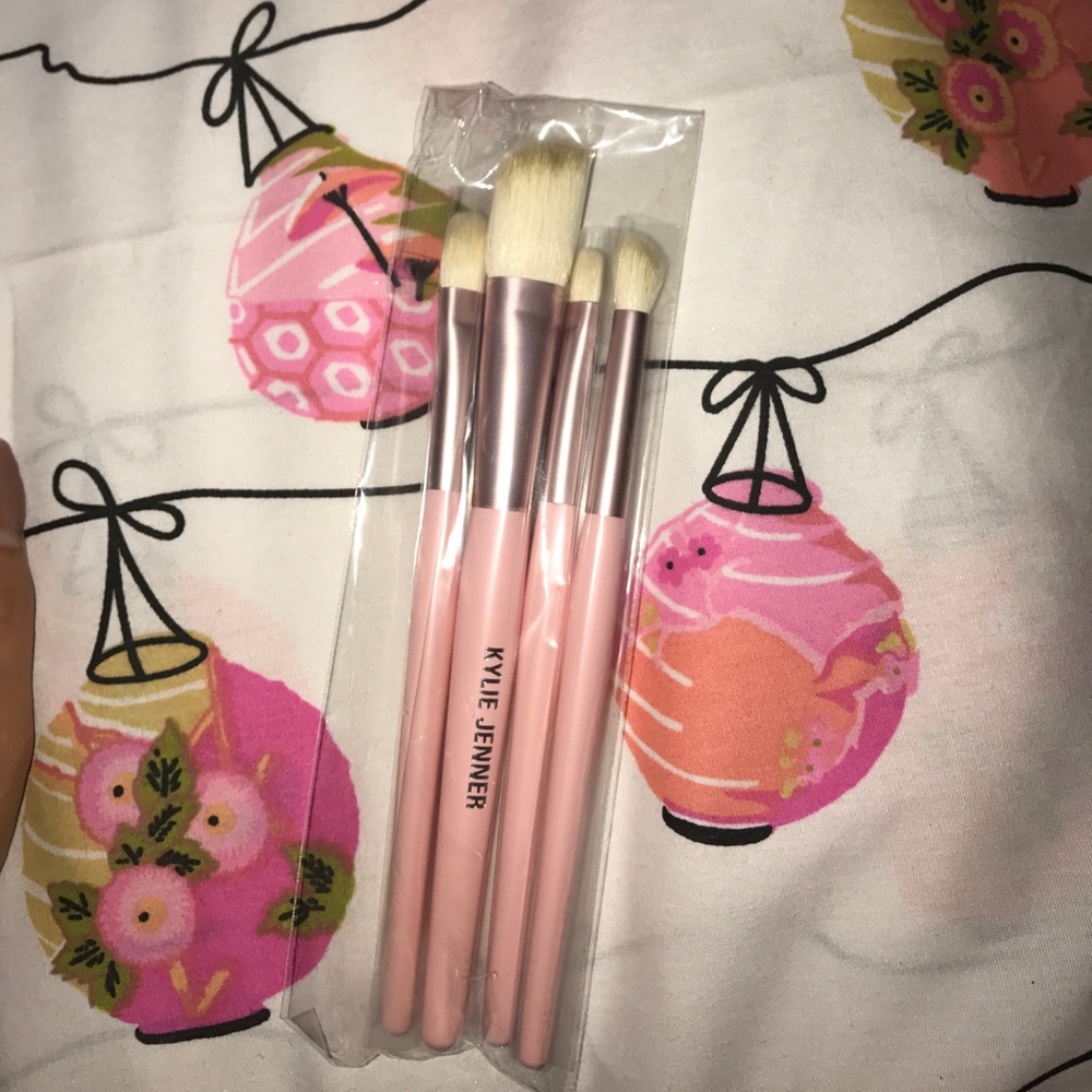 Kylie makeup brushes