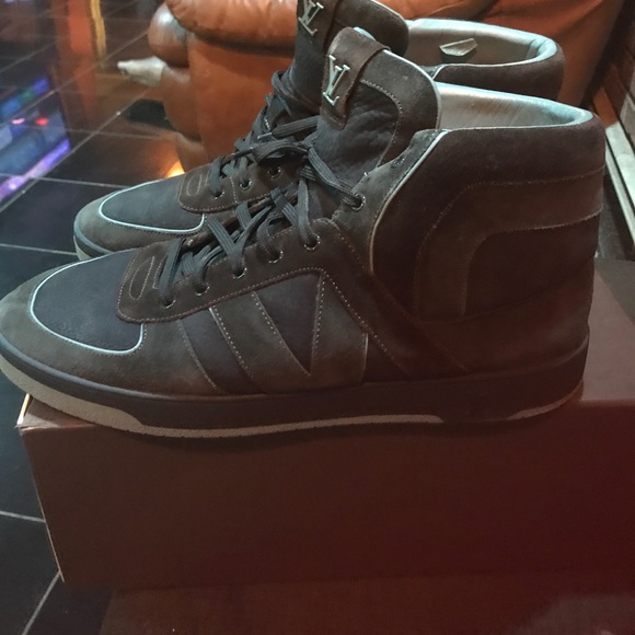 Authentic Louis Vuitton - Picture 2 of 4