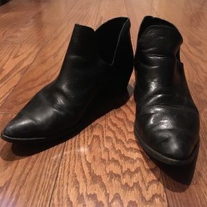 Steve Madden Austin booties