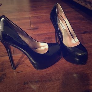 Steve Madden Black Stiletto Pump