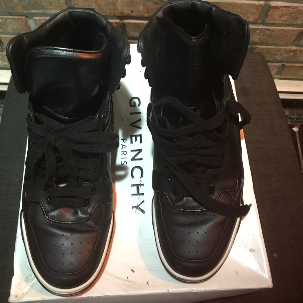 Authentic givenchy high top sneakers