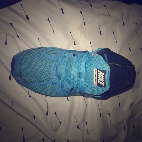 Nike shoes - Picture 1 of 2