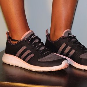 Adidas Woman's Tennis Shoes