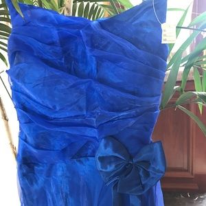 Cute New With Tags Maxi Blue Dress