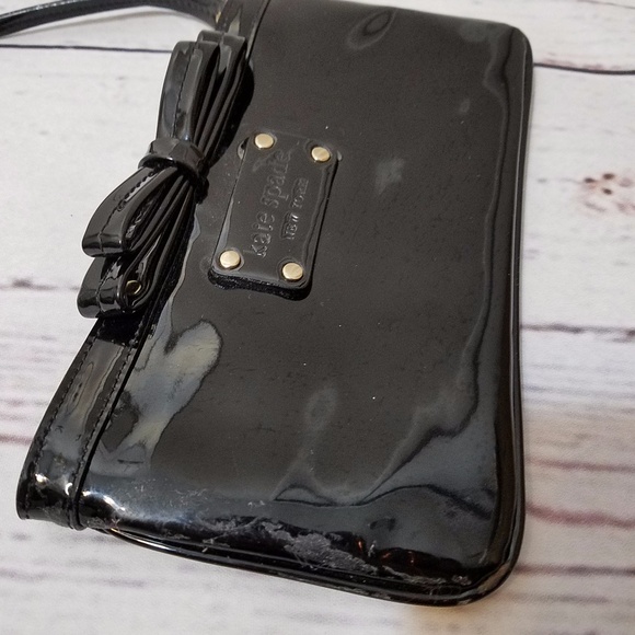 Kate Spade Patent Leather Bow Wristlet - Picture 2 of 6