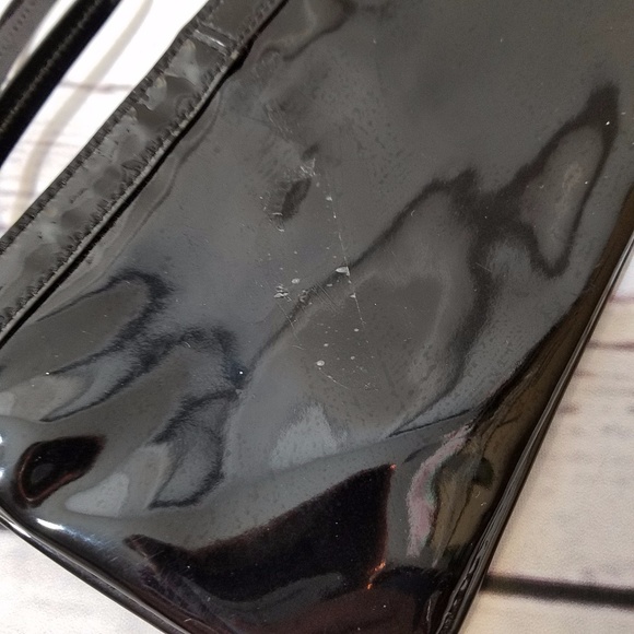 Kate Spade Patent Leather Bow Wristlet - Picture 4 of 6