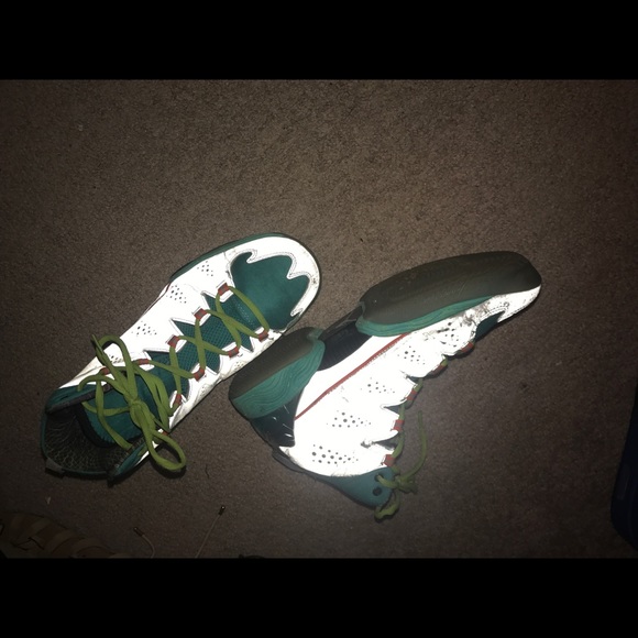 Shoes - Picture 3 of 6