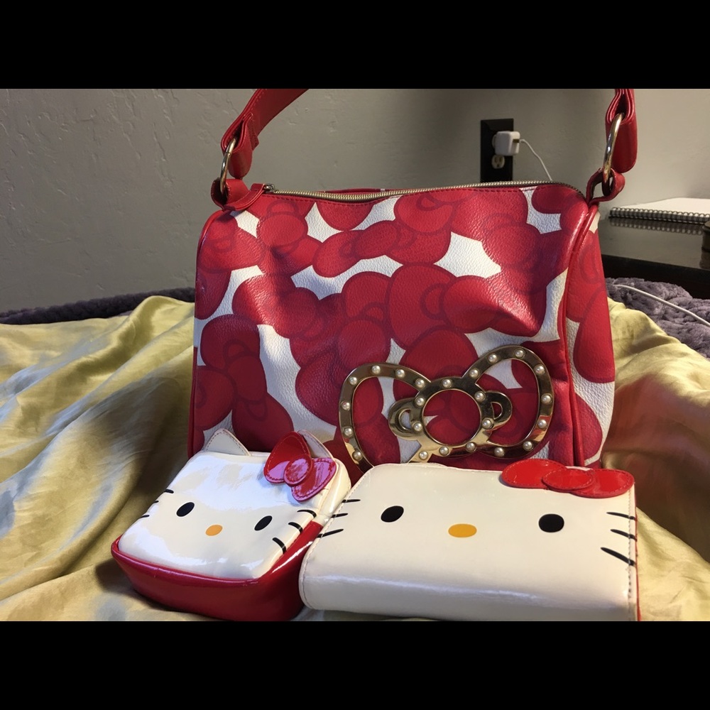 Hello kitty purse