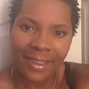 Meet your Posher, Beverly