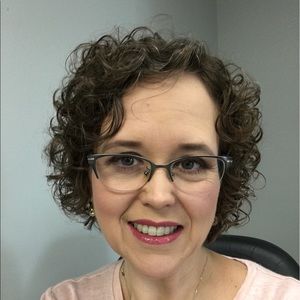 Meet your Posher, Deena