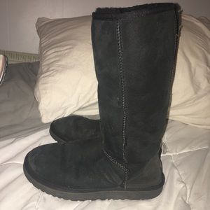 black classic tall UGG