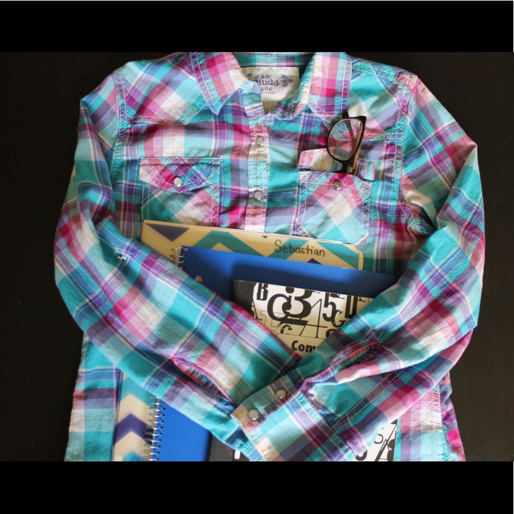 Cute/Casual Mudd button down plad shirt