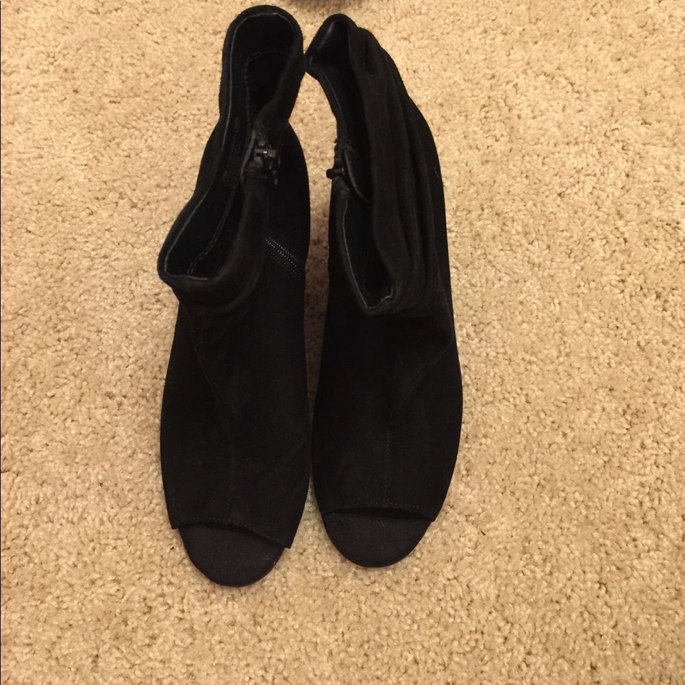 Aerosoles black peep toe Wedge booties size 7