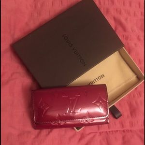 SALE 2day! Authentic Louis Vuitton 4 Key Holder 🍒