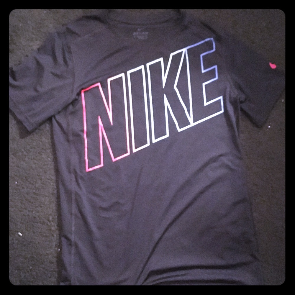🆕NWOT Nike Dri-fit shirt