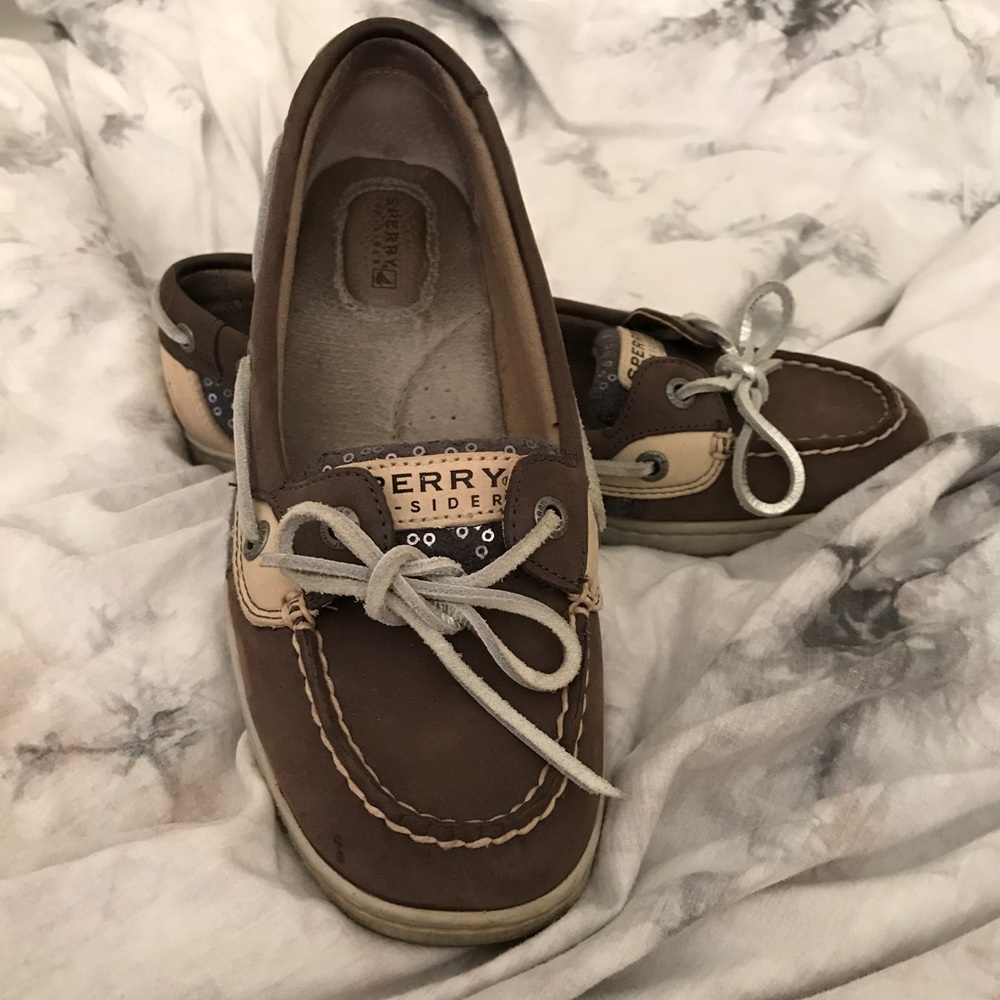 angelfish grey sperry's