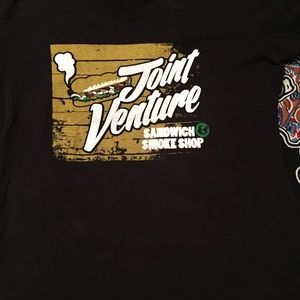 Joint venture graphic tee size S