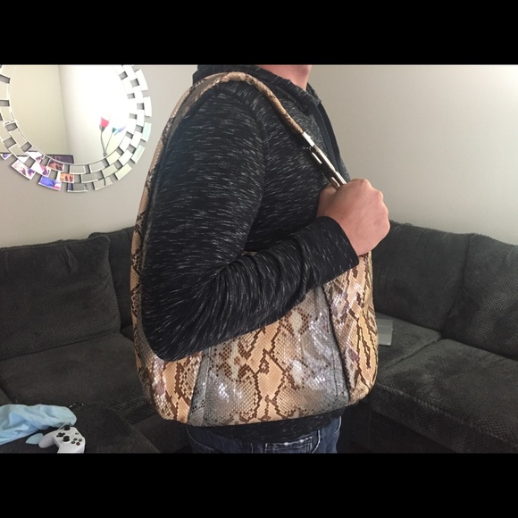 Michael Kors Suzi Python Hobo Bag. - Picture 7 of 8