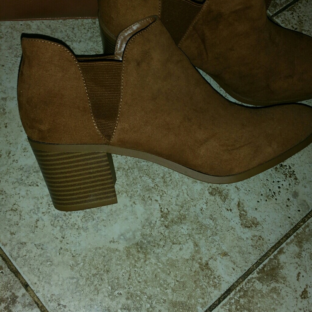 Booties - Picture 4 of 5