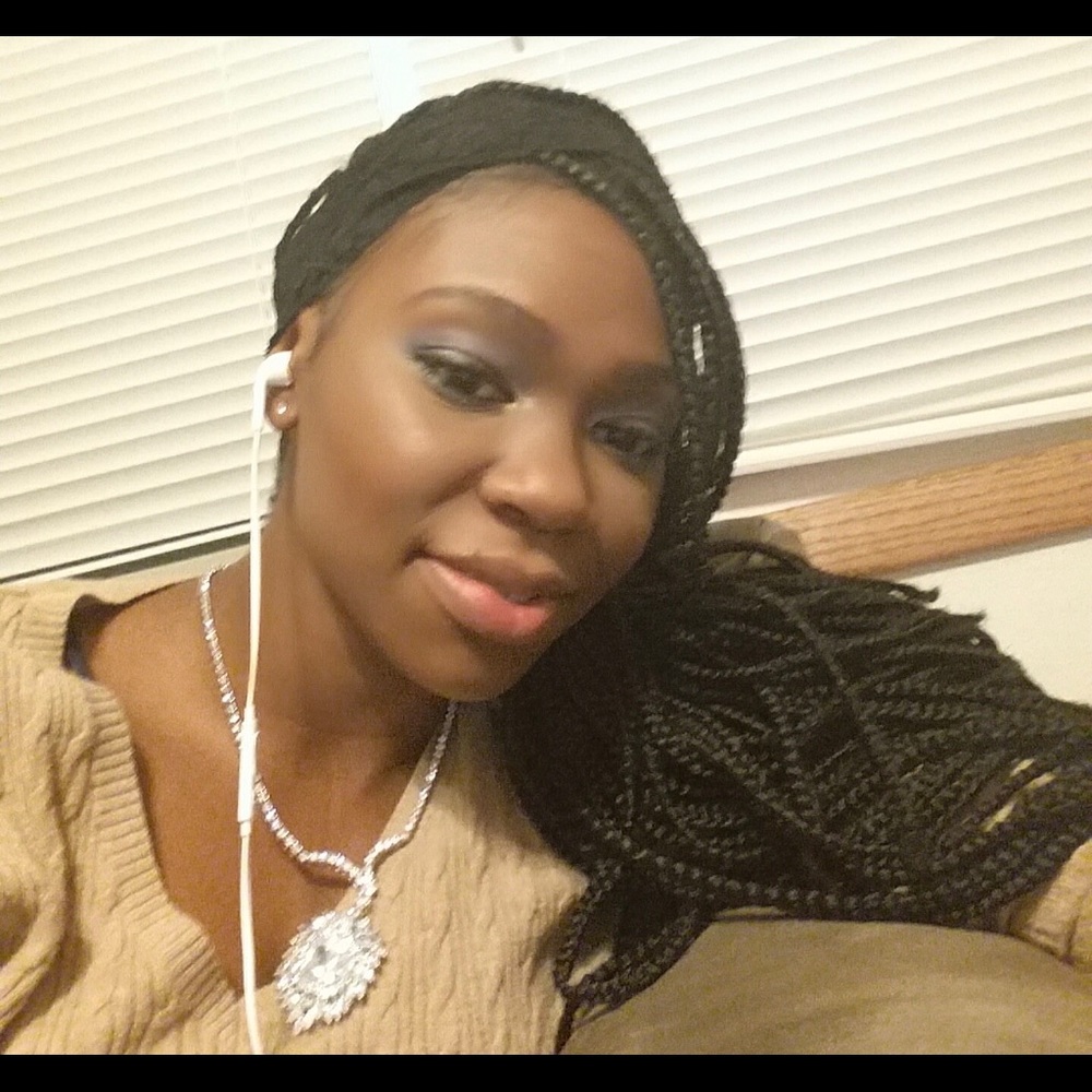 Meet your Posher, Tiqueena