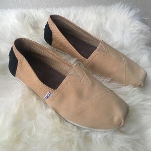 NWT TOMS Taupe/Black Slip Ons