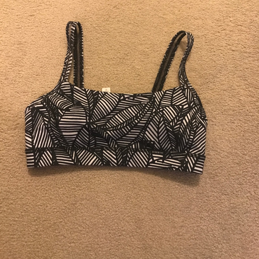 Lululemon sports bra