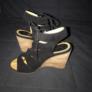 Mel rose and Market wedge sandal