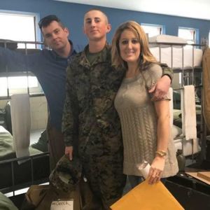 Meet your Posher, Derrick