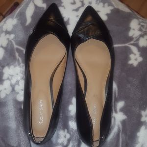 Calvin Klein Gailia pointed flats