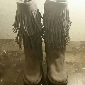 Minnetonka Calf Hi 2 Layer Fringe Boots