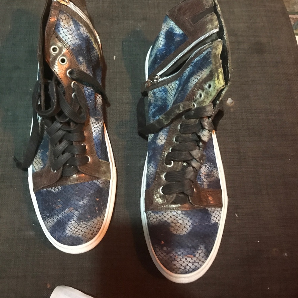 Authentic Donald j pline Italy