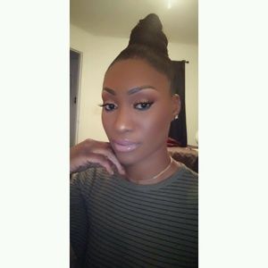 Meet your Posher, Nicole