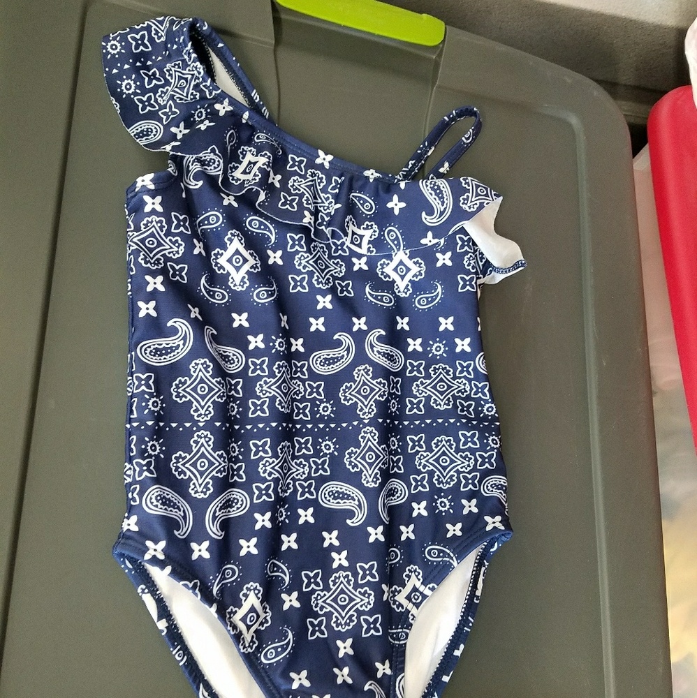 Size 5 toddler swimsuit