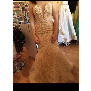BEAUTIFUL PROM DRESS WORN ONCE