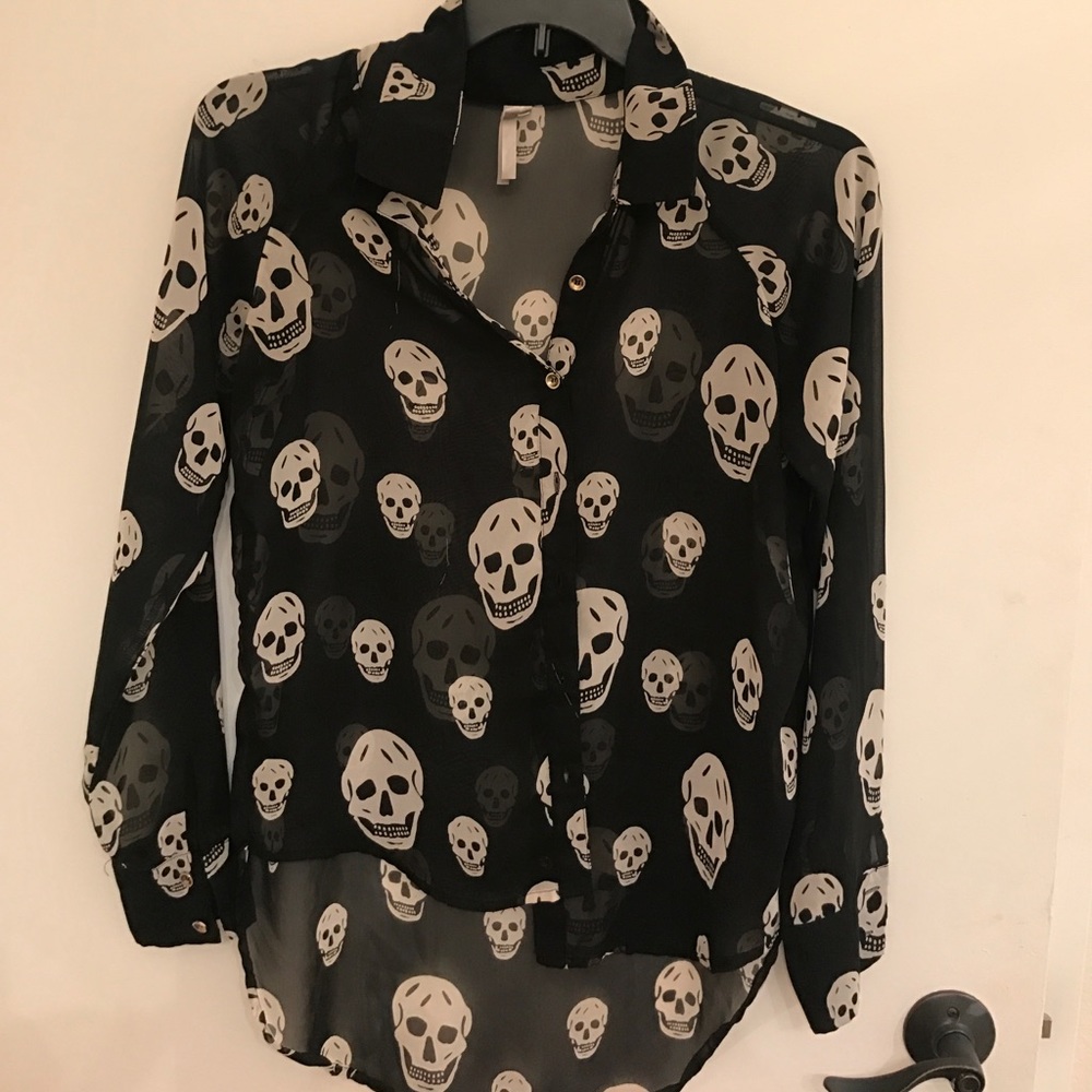 Black skull top💀