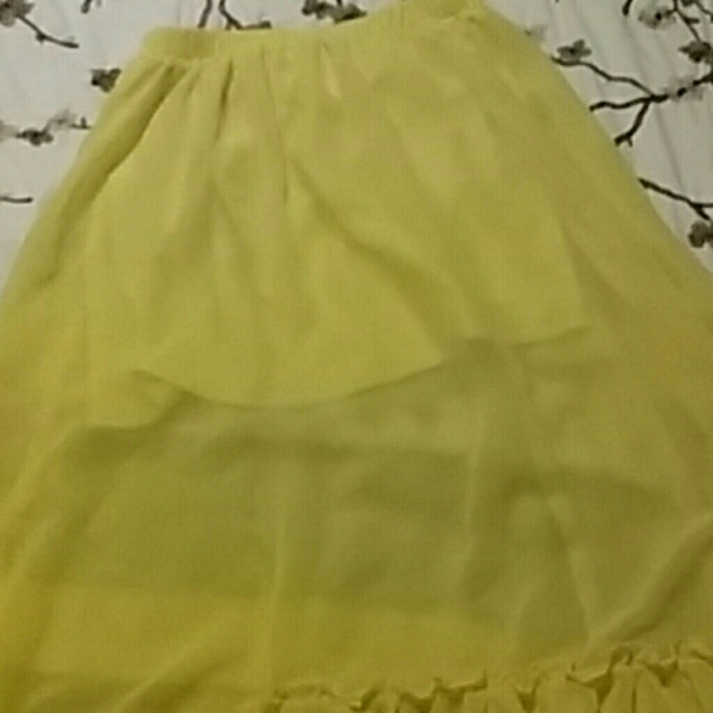 Long yellow dress