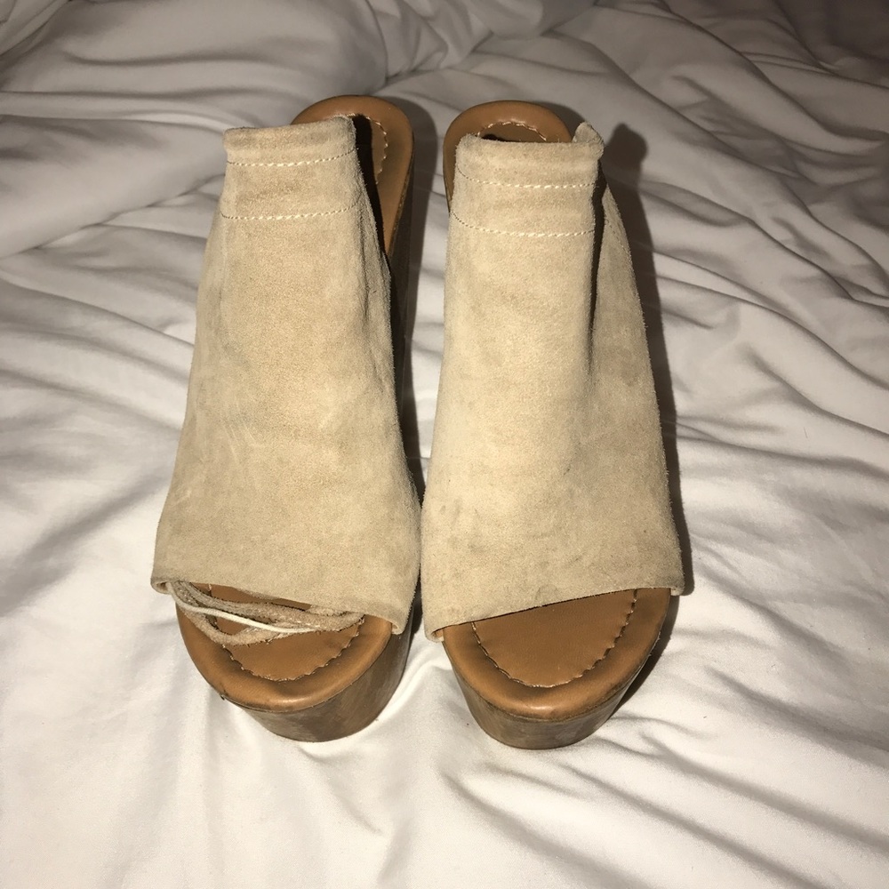 SOLD Steve Madden Wedges