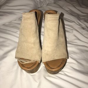 SOLD Steve Madden Wedges