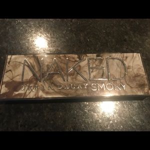 Urban Decay Naked Smokey Palette