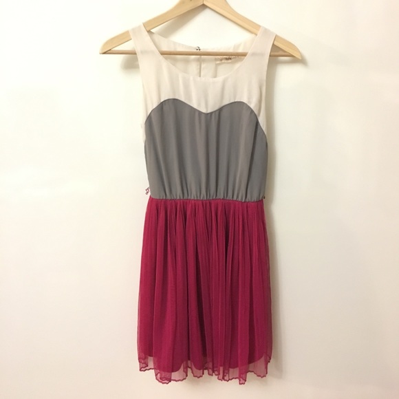 Rewind Dresses & Skirts - ‼️ DONATING 1/31 Rewind Pink & Gray Heart Dress
