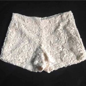 Max and Riley cream lace shorts