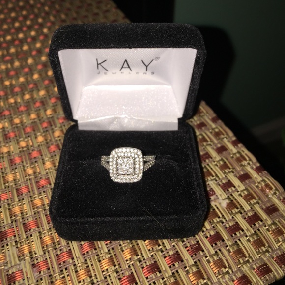 I desperately need some cash. What would a ring like this  14wg engagement ring, only a few months old !!!!