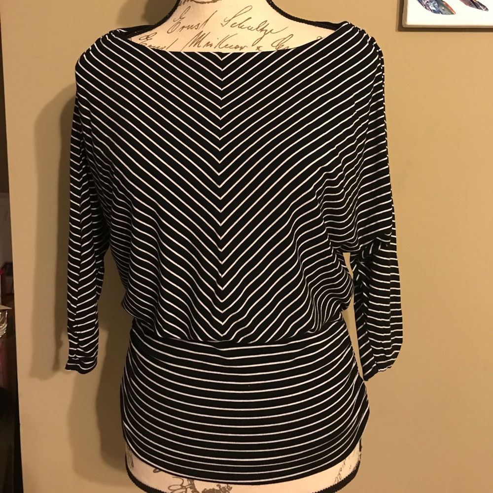 White House Black Market Top Size Small