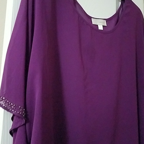 Top - Picture 2 of 2