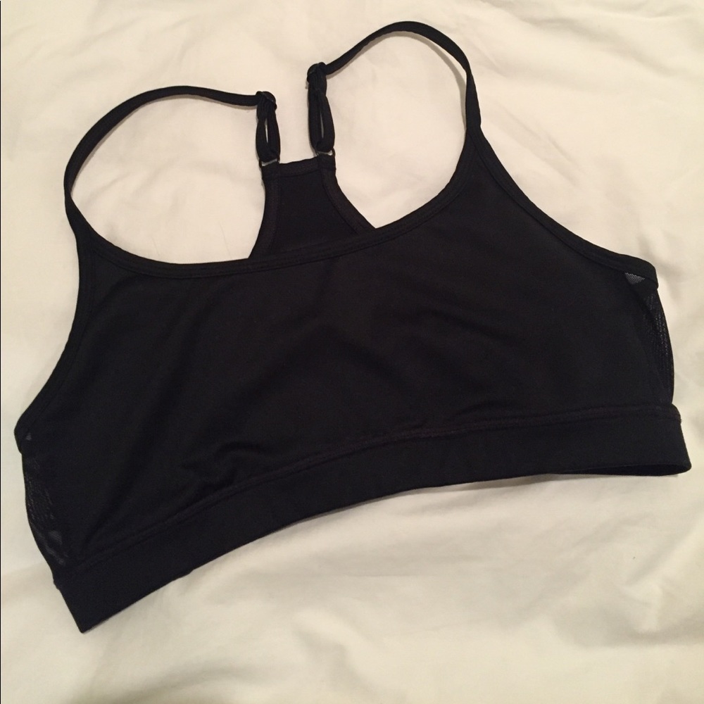 Airie sports bra! With mesh detailing on the side