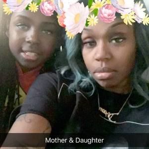 Meet your Posher, Akia