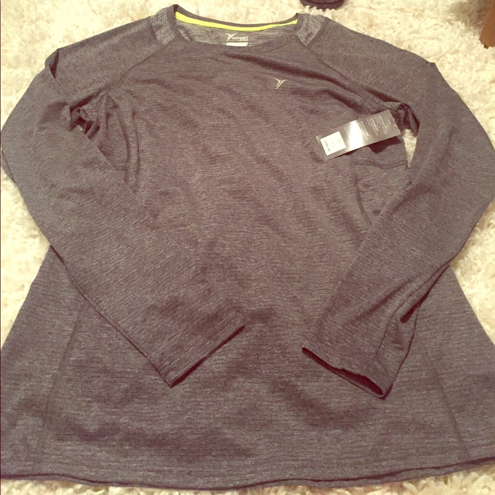 Long sleeve activewear top